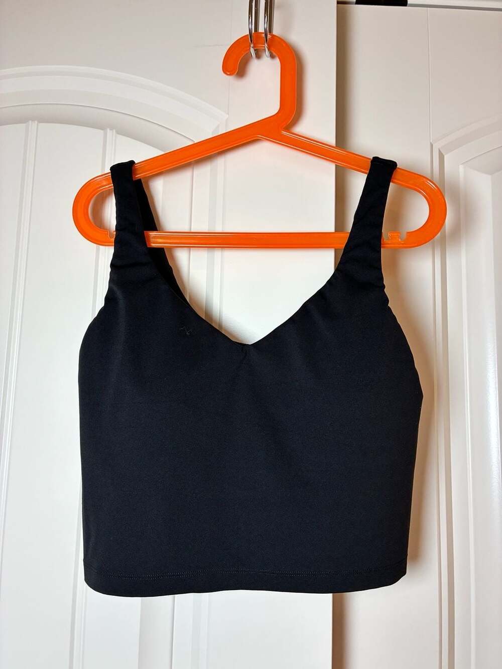 Aerie Black V-Neck Cropped Tank Top Size M